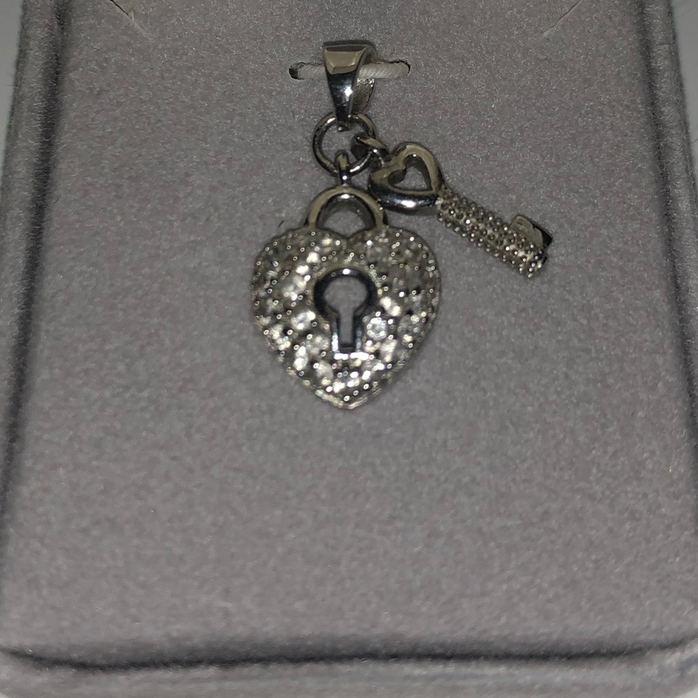 Gorgeous sterling silver heart and key
